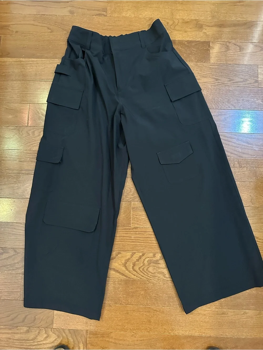 ALO Yoga Black Wide-Leg Cargo Pants